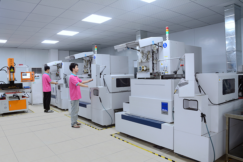 Micro-Precision-Bearbeitung: Wie XP-Form Seibu M50B nutzt