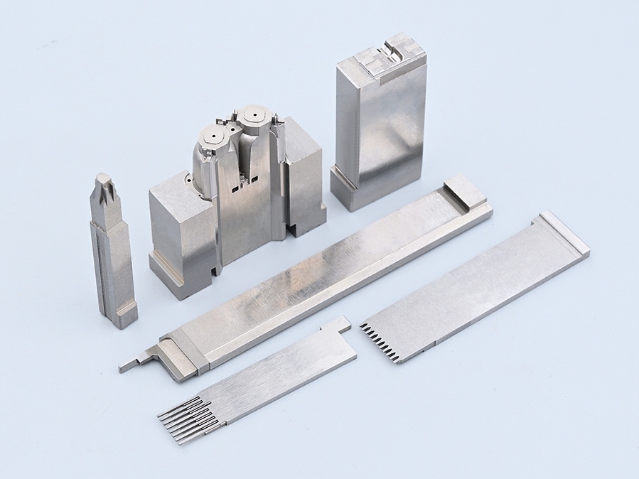 Wie wähle ich die richtigen Materialien für Formkomponenten aus?